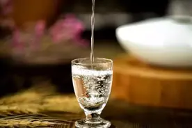 白酒最怕的解药，不是浓茶，而是毫不起眼的“它”家家户户都有！图片