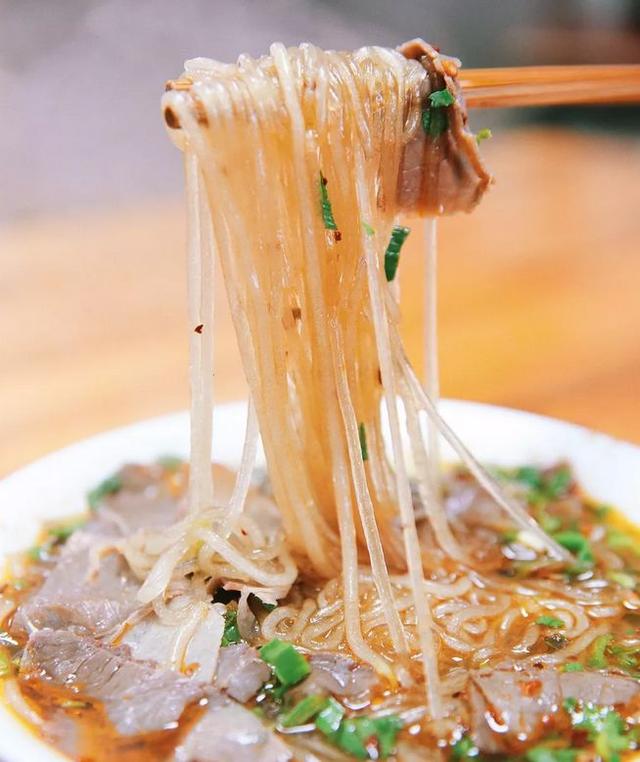「十堰美食」嗦完吃货们推荐的这些粉店,我被这几家勾了魂儿