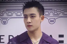 谷嘉诚前女友曝聊天记录，还牵扯李现2位男星，肖战被批立人设图片