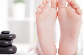 身体健康与否，观察脚部可知，脚部满足3个特征，说明你很健康图片