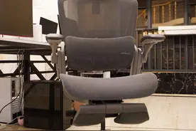 久坐不再给身体带来负担，网易严选3D悬挂腰靠人体工学椅亲评测图片