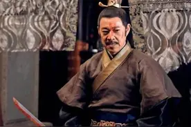 玄武门之变，李世民杀李建成一家，为何下葬当天哭了？图片