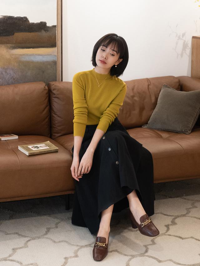 针织衫 宽松长裤,春天这么穿温柔又舒服(宽松针织衫如何搭配裤子)