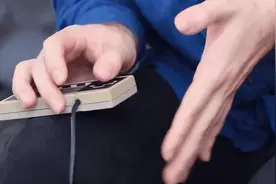 《俄罗斯方块》选手用一种新的的操作手法打破了世界纪录图片