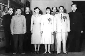 张文秋：大女儿嫁毛岸英，二女儿嫁毛岸青，她两段婚姻却终生守寡图片