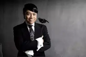 褪去康熙光环的蔡康永，暗讽巩俐，怼黄渤，真的有情商吗？图片