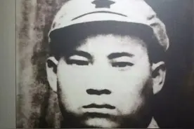 他做截肢手术，贺龙命前线再坚持三小时，毛主席特批其用左手敬礼图片