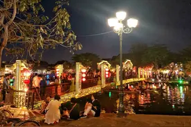 会安古城夜拍：虽然地处越南，却是华人和日本人的聚集地图片