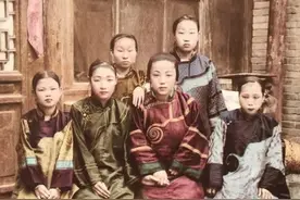 古人“妻妾成群”的真实生活照，妻妾身份一眼可见图片