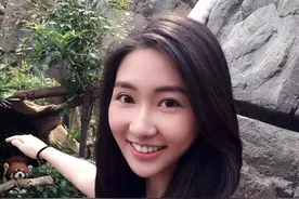 香港小姐姐黄静蓝，甜美可人，空姐制服太养眼图片