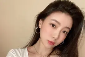 宝岛台湾省御姐气质美女邵岱儿，人美身材好图片