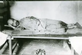 弘一晚年四肢浮肿溃烂，神经衰弱困扰其一生：小病从医，大病从死图片