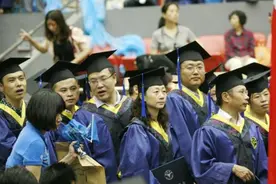30岁的博士，毕业后能挣多少钱？可能和你想得不太一样，有点心酸图片