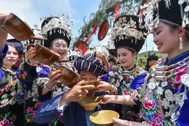 因开发商资金链断裂,贵州4A古城烂尾变“荒城”,32.5亿投资打水漂图片