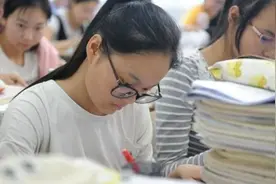 选择重点班最后一名，还是普通班第一名，班主任：不要后悔图片