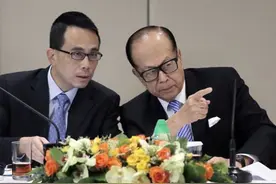 李泽钜：最低调富二代，上学时刷盘子，为何追求妻子被果断拒绝？图片