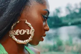 美女摔角手每周晒颜值第二弹 蜡像美人以假乱真图片