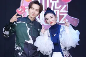 黄奕钟汉良时隔8年再相遇，两人颜值比以前还高，女方直夸他好帅图片