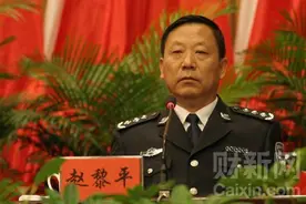 内蒙古原公安厅长持枪追杀女子细节披露 被疑激情杀人图片
