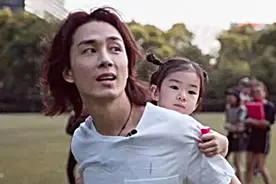 宠闺女凶儿子，“人类高质量奶爸”李承铉、陈小春竟是这样带娃？图片