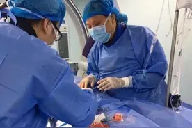 麻醉好了，疝气却消失了，手术医生陷入纠结：手术还做不做？图片