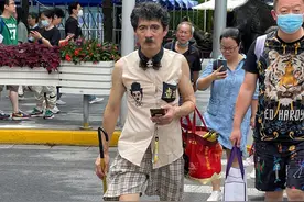 上海老爷爷有多酷？65岁还穿博柏利、戴香奈儿，敢穿会搭好摩登图片