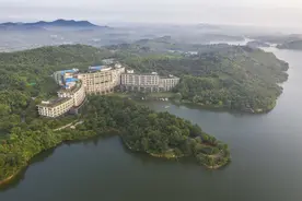 探访江苏“溧阳1号公路”，大地上缤纷的飘带，山水间曼妙的彩虹图片
