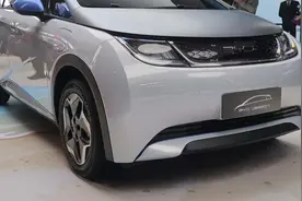 再秀肌肉！比亚迪EA1登场，纯电续航一千公里，零百2.9秒图片