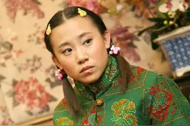 她22岁被师父带上春晚，成名后却抛弃丈夫，如今百万豪门开路图片