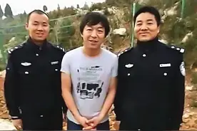 明星和警察合影容易引起误会，撒贝宁教你正确的合影姿势图片