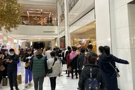 北京SKP纪实：有钱人挤破头买包的样子，好像我抢打折卫生纸图片