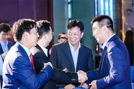 拉卡拉总经理辞职图片