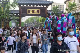 山西运城：“盬街”游客爆满图片
