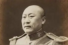 他抗战时就是旅长，后任开国大典阅兵副总指挥，为何只被授衔大校图片