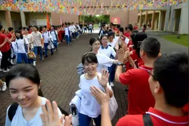 2020广东考生67.4万，本科录取28.9 万，预估本科录取线有所下落图片