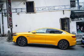 30万买来的比亚迪汉竟然用来工程装修，你说浪费不浪费图片