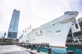 邀你到海上世界船上用餐，吃遍海鲜美味，豪横生活从此起航图片