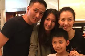 胡军女儿“择优遗传”，身材高挑超180，这么高以后咋找男朋友图片