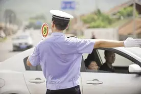 99式夏季执勤警服，设计上有什么问题，为何很多民警觉得不舒服？图片