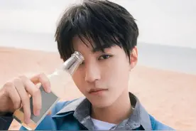 小八卦，肖战，赵露思，王俊凯图片