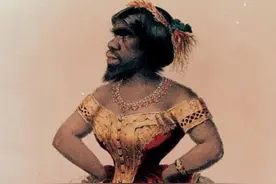 她身高1米38，拒绝20个求婚者，活着被当摇钱树，死后被做成标本图片