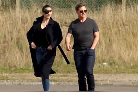 阿汤哥与小20岁女星“分手”首同框，轻松自在，恋情真的发生过？图片