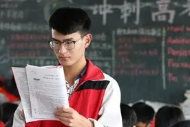 安徽考生收到录取通知书后，一假期闷闷不乐，考上本科了咋还难受图片