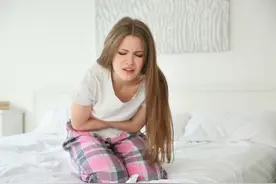 女孩，你还在苦苦忍耐痛经？痛经分2类，我们从病因入手漂亮反击图片