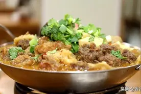 凭着一道主食火了很多年的小馆子，听说还有XXXL版图片