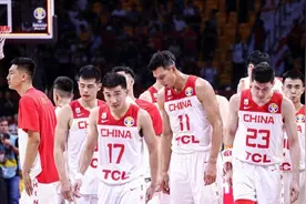 默不吭声！耐克阿迪解约潮背后：篮坛郭艾伦易建联无作为图片