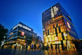 三里屯位于北京市朝阳区中西部，因距内城三里而得名图片