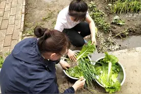 蹲久了站起来突然眼前一片黑，这是怎么了呢？图片