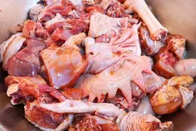 炖鸡时，有人焯水，有人直接炖，都不对，学会这样做，比饭店还香图片