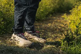 耐克Nike一鞋难求的ACG户外机能鞋，今天就开箱给大家看图片